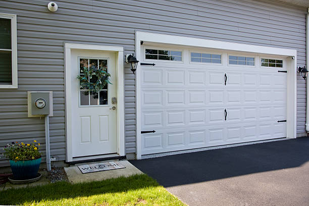 24/7 Emergency Garage Door Panel Replacement experts in Bourbon County County, KS